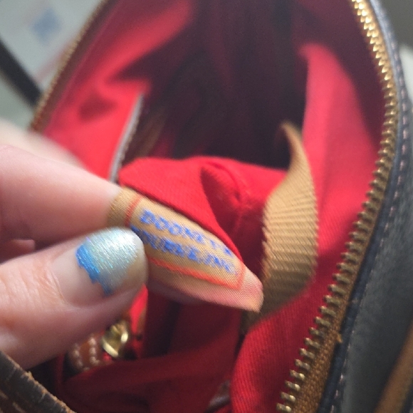 Dooney & Bourke Black and Tan Bag - Picture 5 of 14